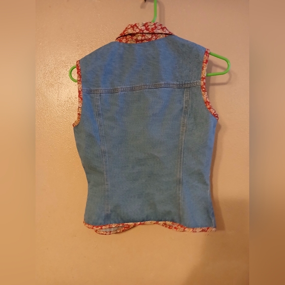 women's vest - Picture 2 of 2